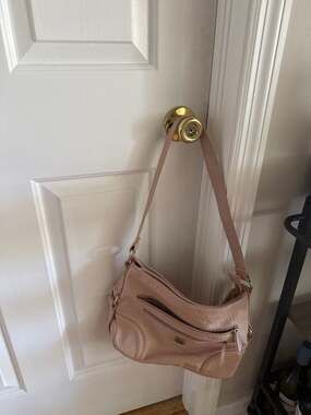 Stone Mountain Pink Pebble Grain Leather Shoulder Bag with Multi-Zipper Pockets